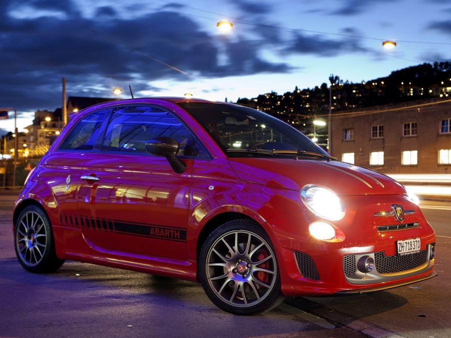  Abarth 695 Tributo Ferrari 2010 года  (фото 17 из 19)